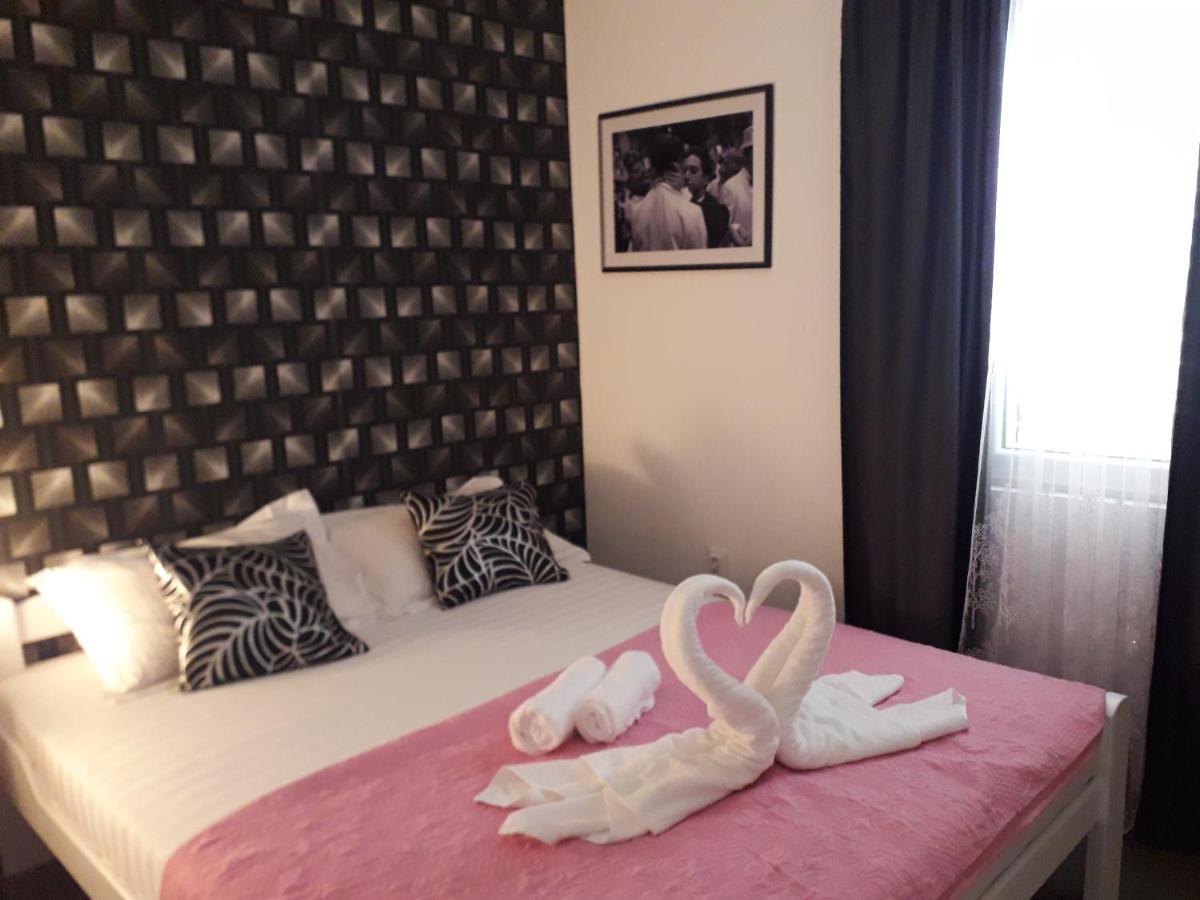 Ana Apartmani Sveti Stefan Esterno foto