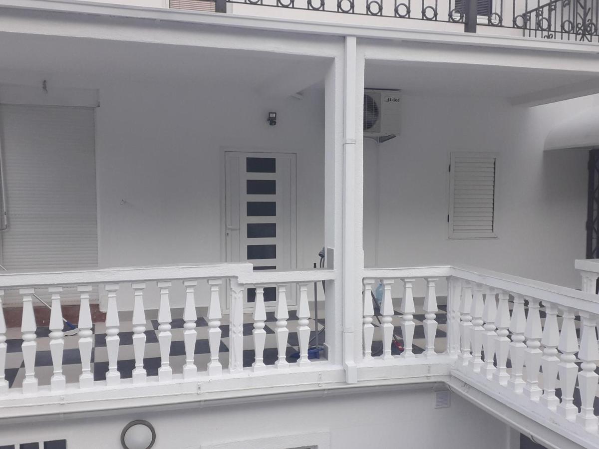 Ana Apartmani Sveti Stefan Esterno foto