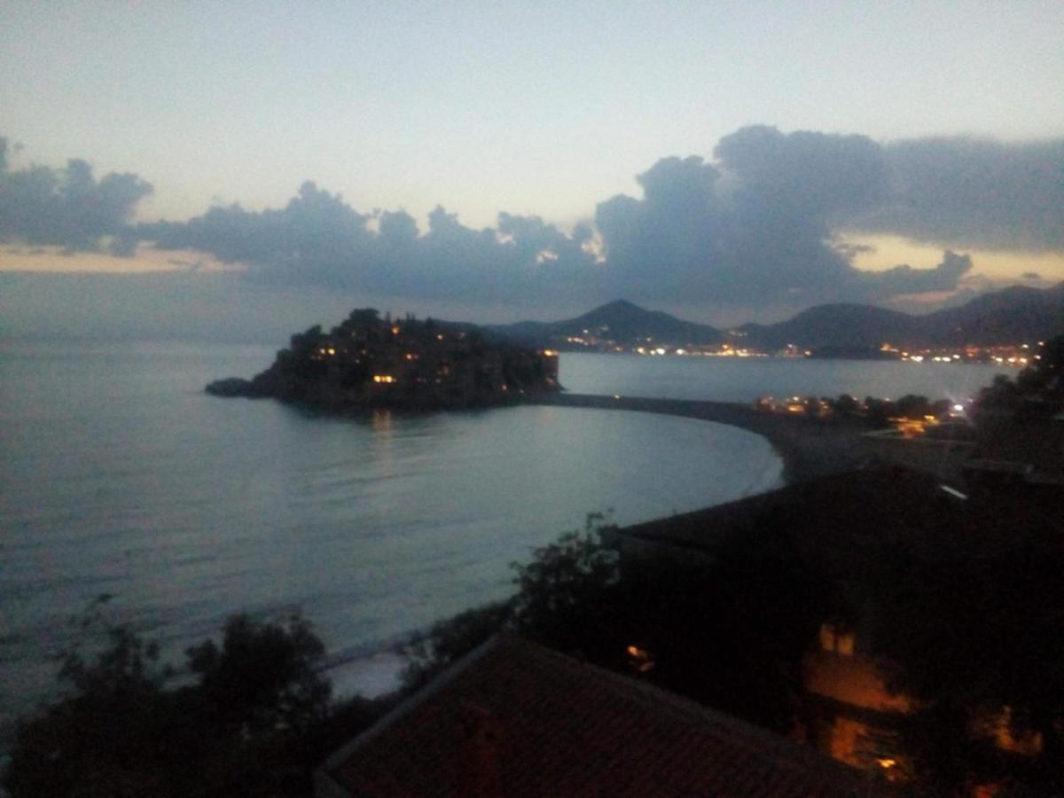 Ana Apartmani Sveti Stefan Esterno foto