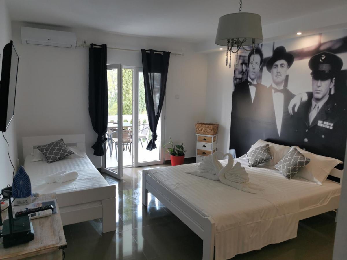Ana Apartmani Sveti Stefan Esterno foto